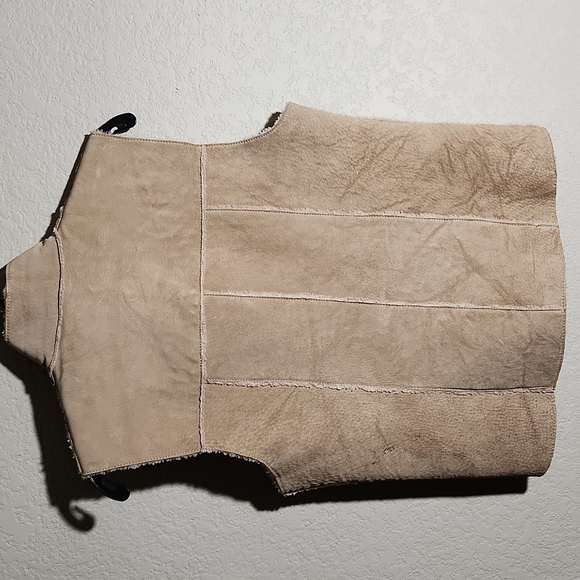 Express Leather Vest Womens Size 8 tan size 8 has flaw - Picture 2 of 13